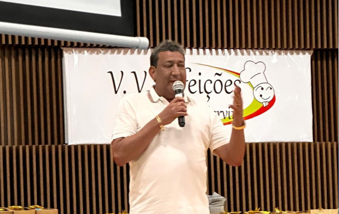 Funcionários denunciam redução salarial após redução de horas extras na VV Refeições e cogitam paralisação