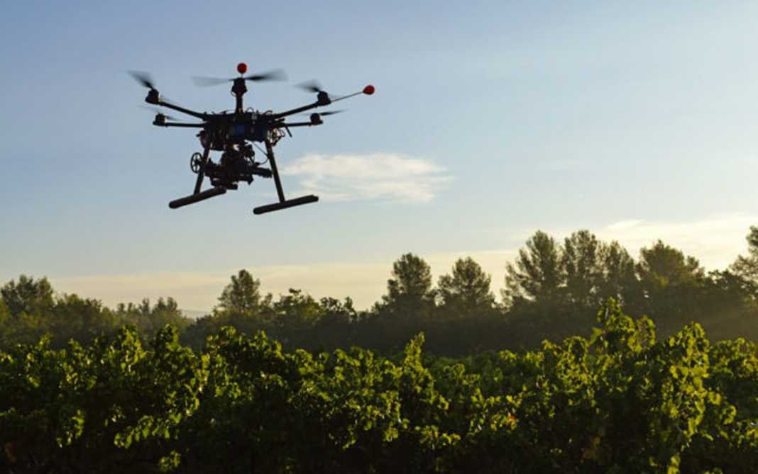 Estado paga R$ 265,4 mil por drone e sistema biométrico, mas contratos não aparecem nas fontes consultadas