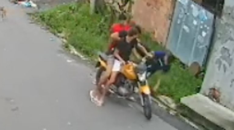 CV proíbe roubo de pessoas de baixa renda em Manaus: ‘será sal no automático’