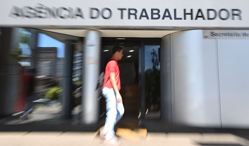 Desemprego cresce e taxa chega a 8,8% no primeiro trimestre de 2023