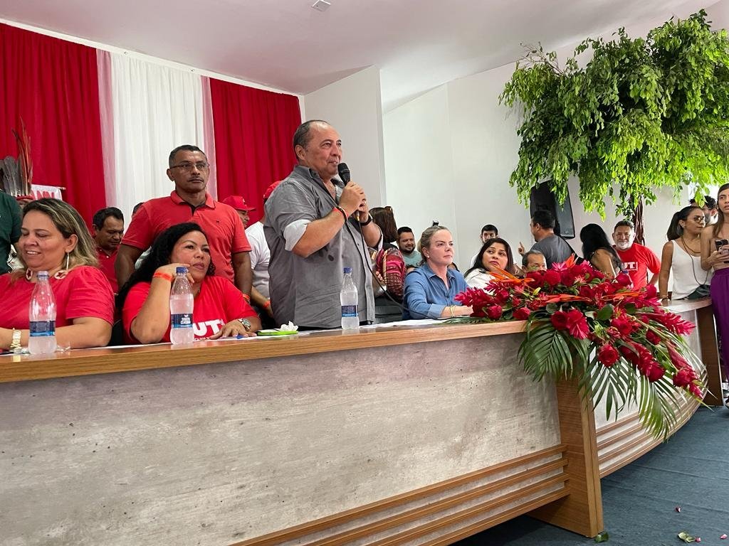 Em Manaus, Gleisi Hoffmann e Valdemir Santana lotam o Sindicato dos Metalúrgicos em encontro com apoiadores