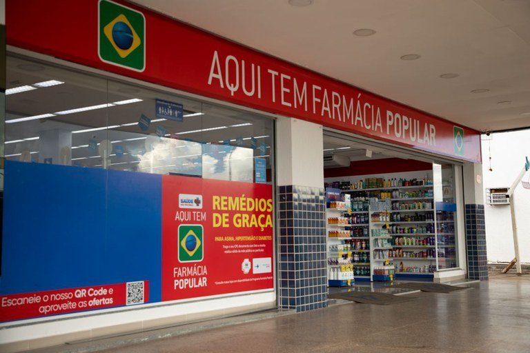 Governo do Brasil no Amazonas: políticas federais retiram 619 mil pessoas da pobreza em 2025