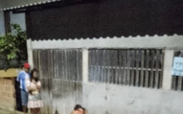 Homem é executad0 a tiros na frente dos amigos no Jorge Texas; veja o vídeo