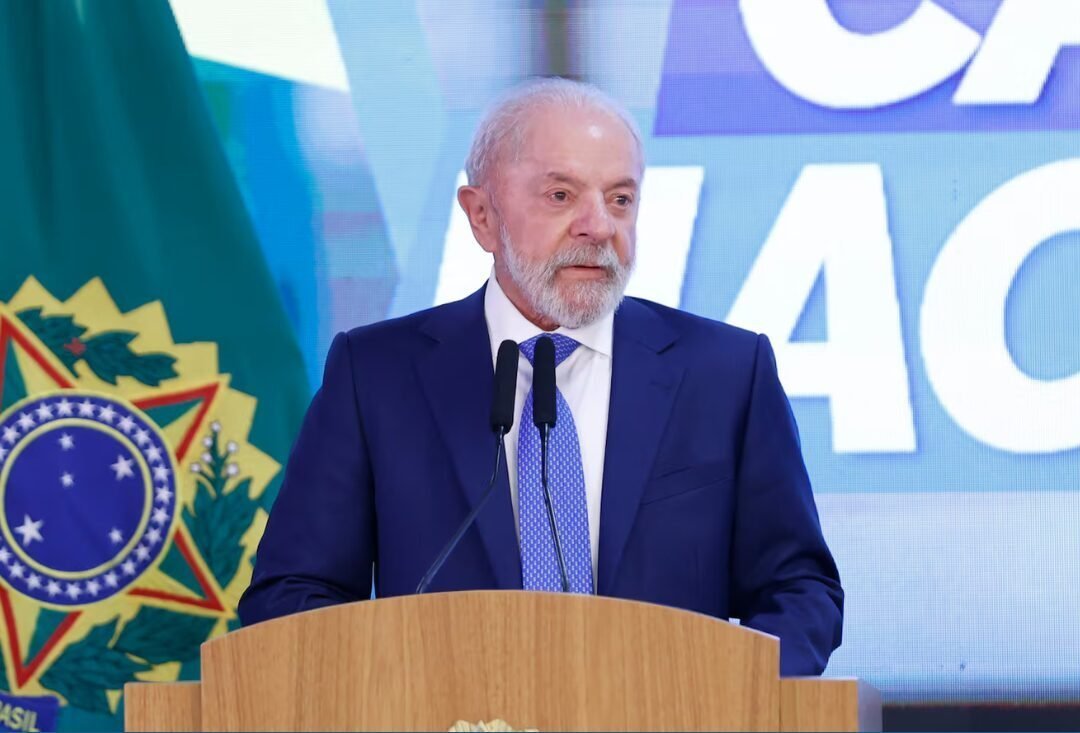 Lula regulamenta novas regras do vale-refeição e vale-alimentação; economia prevista é de R$ 8 bilhões