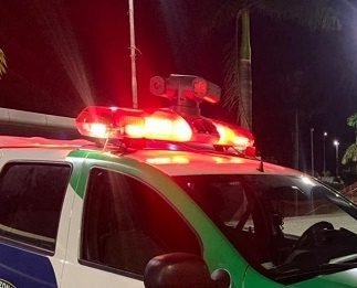 Mulher é presa ao roubar carro e extorquir R$ 10 mil de proprietário em Manaus