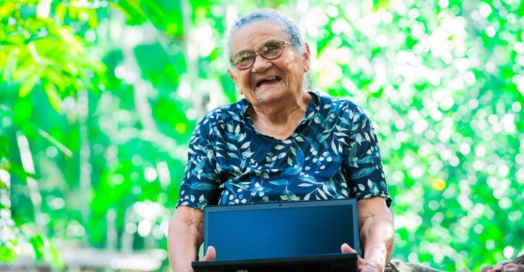 Mulheres extrativistas e ribeirinhas no Pará recebem computadores do Ministério das Comunicações