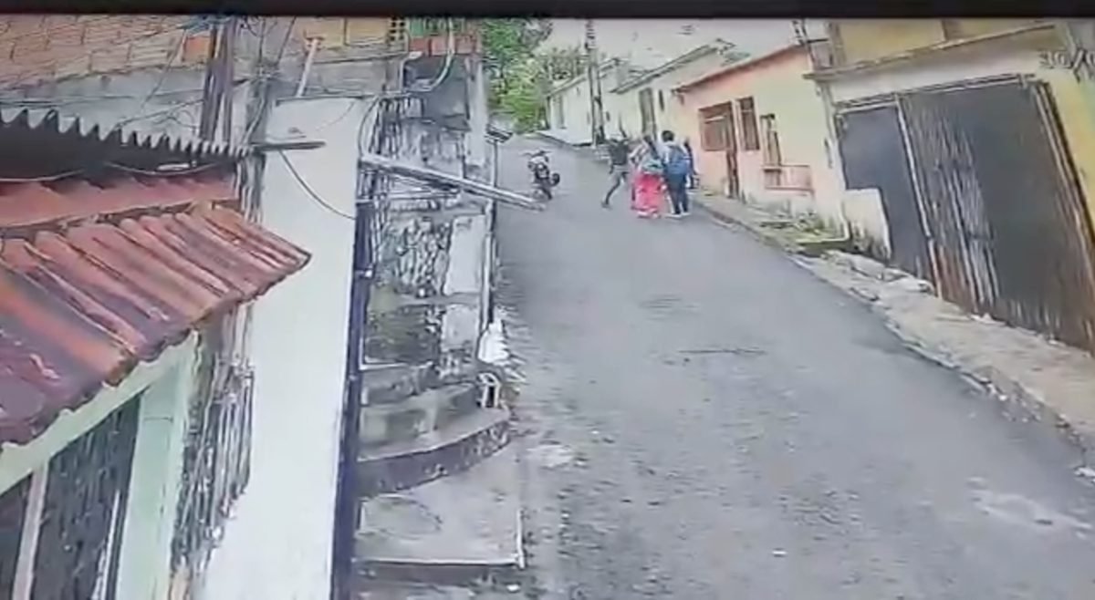 Mulheres são assaltadas a caminho do trabalho na zona sul de Manaus; veja vídeo