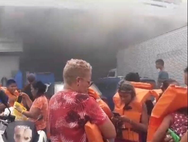 Passageiros passam sufoco durante incêndio em barco no Amazonas