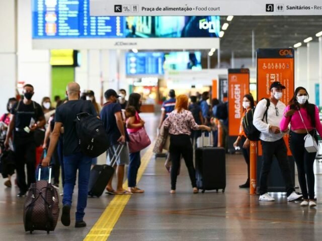 Passagens a partir de R$ 203: Voos de Manaus para 15 cidades ‘no precinho’; ida e volta