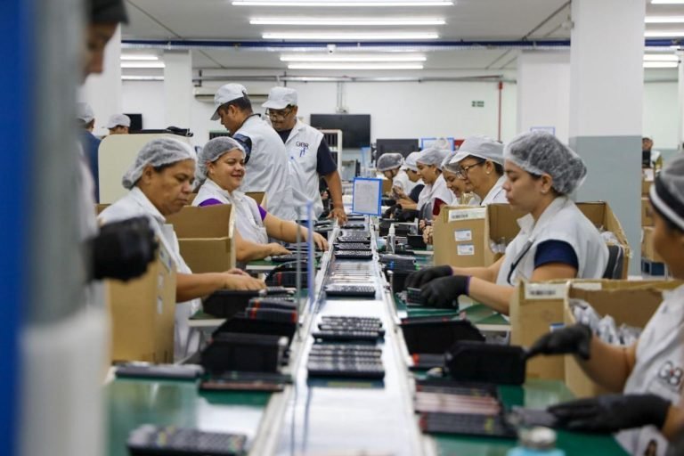 Segurança jurídica gera novos investimentos e empregos no PIM, afirma senador Omar