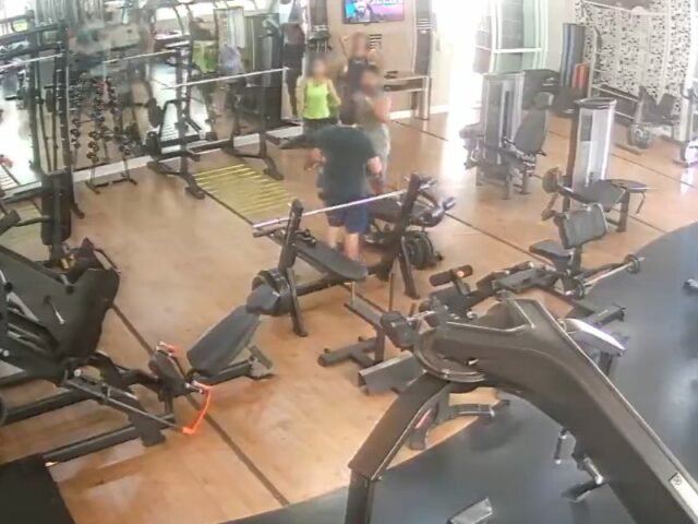 Treta no condomínio: Morador apanha de subsíndico e motivo deixa todos de boca aberta, veja o vídeo